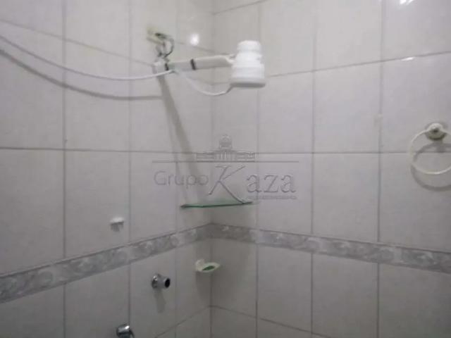 Casa / Sobrado para Venda em São José dos Campos/SP Residencial Interlagos 2 Quartos