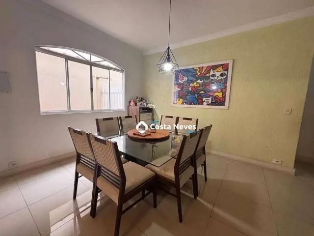 Casa / Sobrado para Venda em São José dos Campos/SP Residencial União 3 Quartos