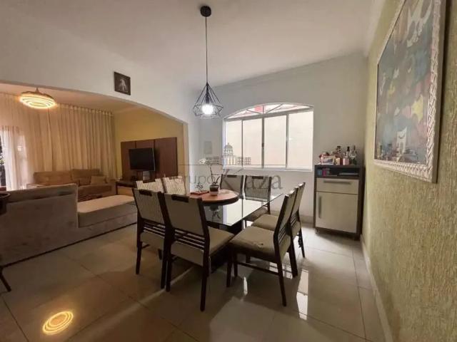 Casa / Sobrado para Venda em São José dos Campos/SP Residencial União 3 Quartos