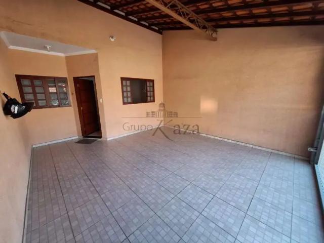 Casa / Sobrado para Venda em São José dos Campos/SP Residencial União 3 Quartos