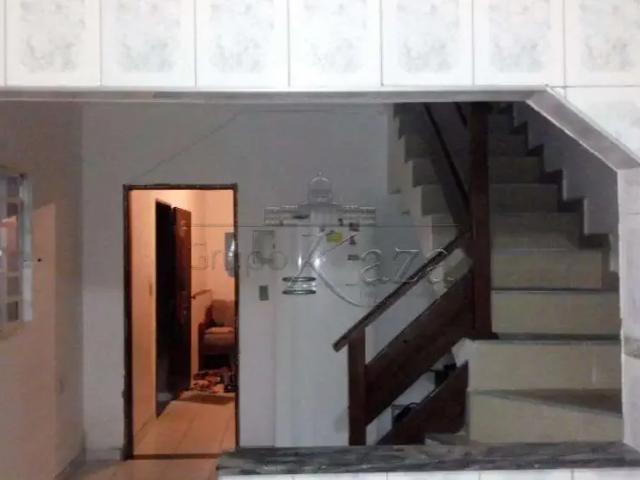 Casa / Sobrado para Venda em São José dos Campos/SP Residencial União 4 Quartos