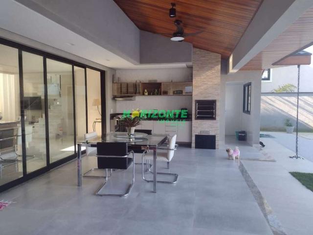 Casa / Sobrado para Venda em São José dos Campos/SP Urbanova 4 Quartos