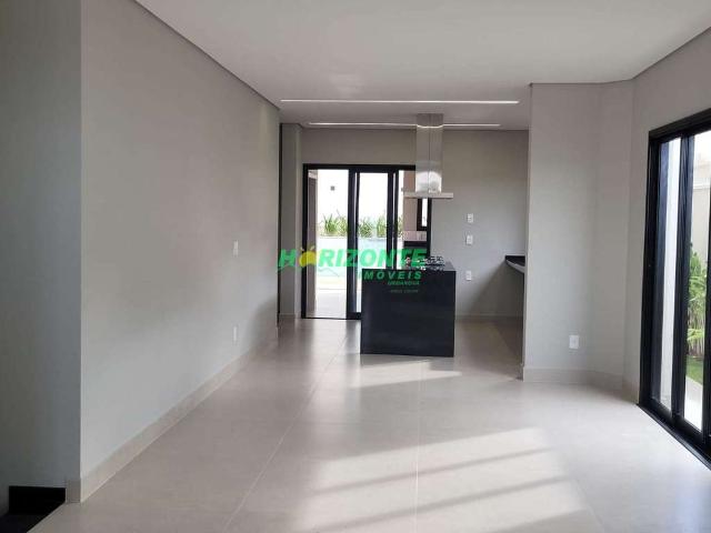 Casa / Sobrado para Venda em São José dos Campos/SP Urbanova 4 Quartos