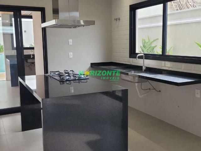 Casa / Sobrado para Venda em São José dos Campos/SP Urbanova 4 Quartos