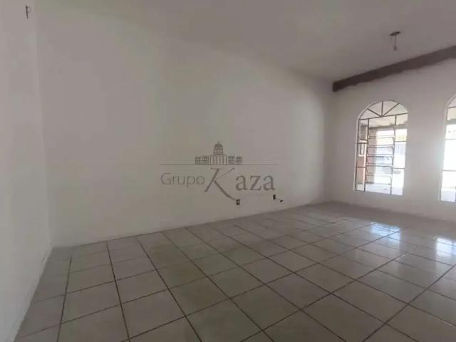 Casa / Sobrado para Venda em São José dos Campos/SP Vila Tatetuba 3 Quartos