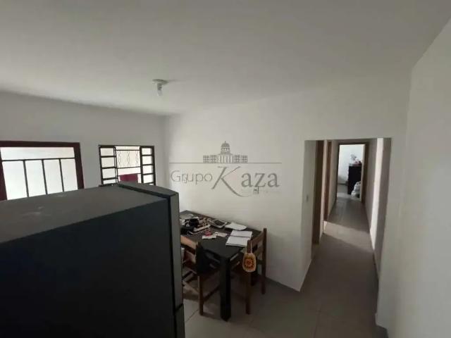 Casa / Sobrado para Venda em São José dos Campos/SP Vila Tesouro 2 Quartos