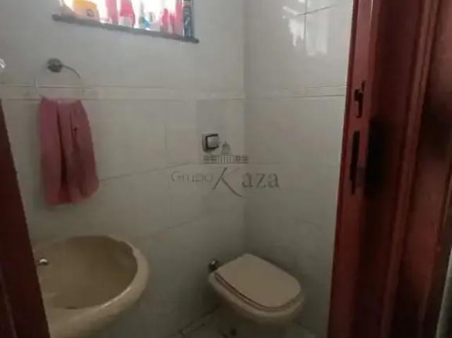 Casa / Sobrado para Venda em São José dos Campos/SP Vila Tesouro 3 Quartos