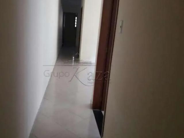Casa / Sobrado para Venda em São José dos Campos/SP Vila Tesouro 3 Quartos