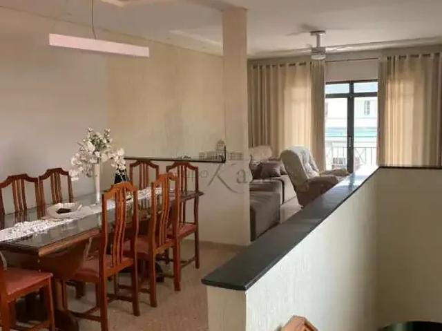 Casa / Sobrado para Venda em São José dos Campos/SP Vila Tesouro 3 Quartos