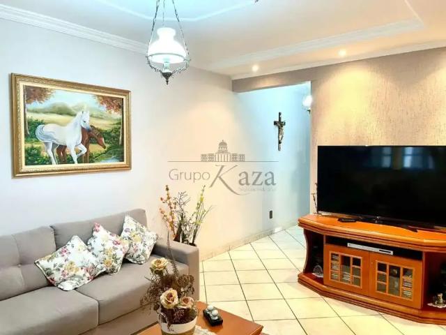 Casa / Sobrado para Venda em São José dos Campos/SP Vila Tesouro 3 Quartos