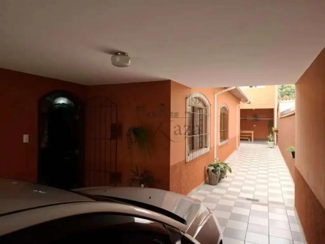 Casa / Sobrado para Venda em São José dos Campos/SP Vila Tesouro 5 Quartos