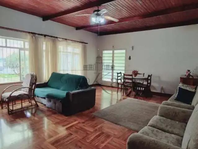 Casa / Sobrado para Venda em São José dos Campos/SP Vila Adyana 3 Quartos
