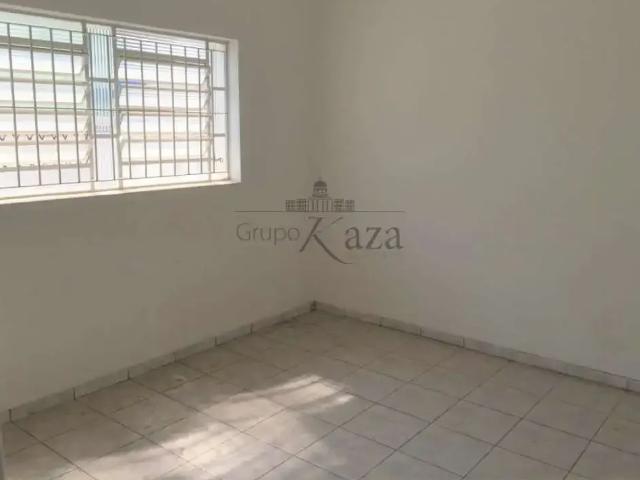 Casa / Sobrado para Venda em São José dos Campos/SP Vila Adyana 6 Quartos