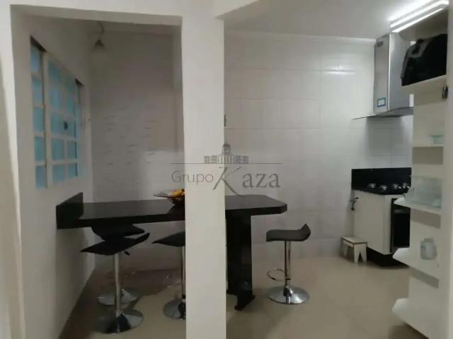 Casa / Sobrado para Venda em São José dos Campos/SP Vila das Flores 3 Quartos