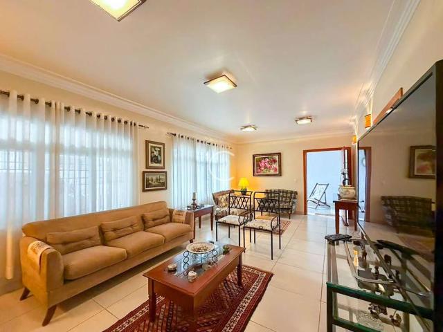 Casa / Sobrado para Venda em São José dos Campos/SP Vila Industrial 3 Quartos