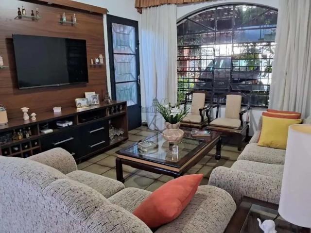 Casa / Sobrado para Venda em São José dos Campos/SP Vila Industrial 3 Quartos