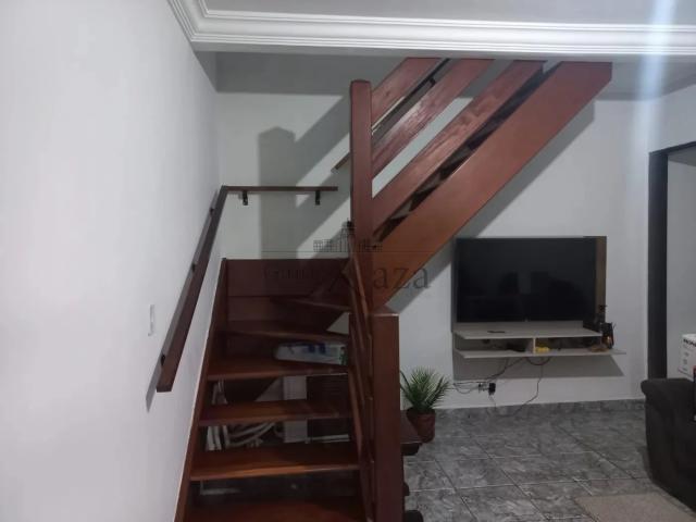 Casa / Sobrado para Venda em São José dos Campos/SP Vila Industrial 3 Quartos