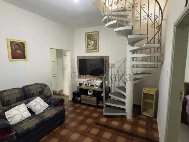 Casa / Sobrado para Venda em São José dos Campos/SP Vila Industrial 3 Quartos