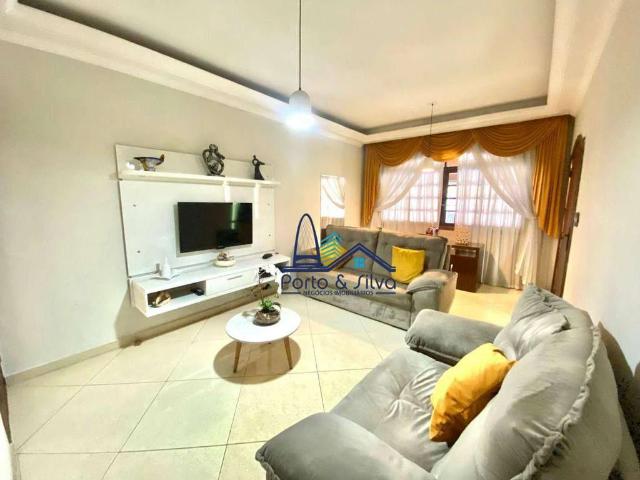 Casa / Sobrado para Venda em São José dos Campos/SP Vila Industrial 4 Quartos