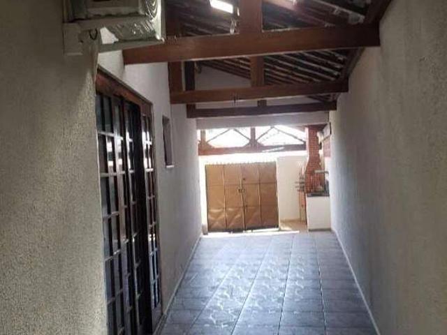 Casa / Sobrado para Venda em São José dos Campos/SP Vila Monte Alegre 2 Quartos