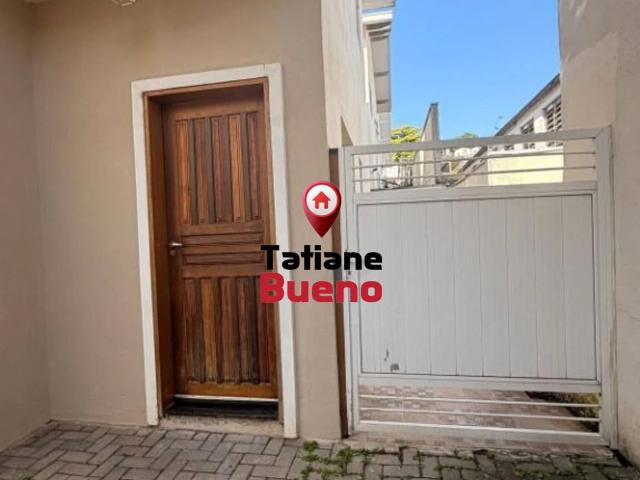 Casa / Sobrado para Venda em São José dos Campos/SP Vila São Bento 3 Quartos