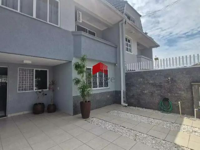 Casa / Sobrado para Venda em São José dos Pinhais/PR Ouro Fino 4 Quartos