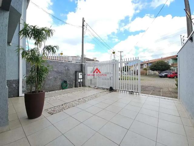 Casa / Sobrado para Venda em São José dos Pinhais/PR Ouro Fino 4 Quartos