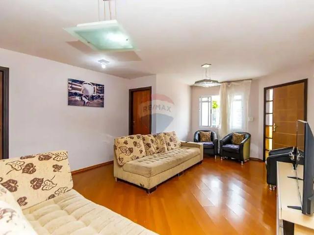 Casa / Sobrado para Venda em São José dos Pinhais/PR Aviação 4 Quartos