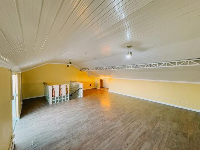 Casa / Sobrado para Venda em São José dos Pinhais/PR Afonso Pena 4 Quartos