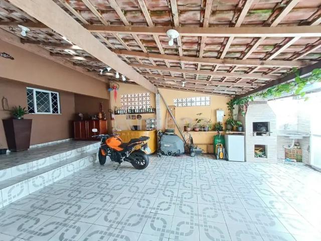 Casa / Sobrado para Venda em São José dos Pinhais/PR Afonso Pena 4 Quartos