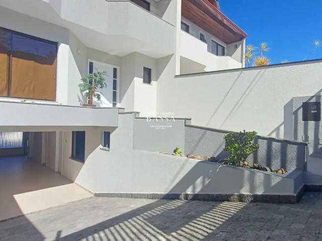 Casa / Sobrado para Venda em São José dos Pinhais/PR Aristocrata 4 Quartos