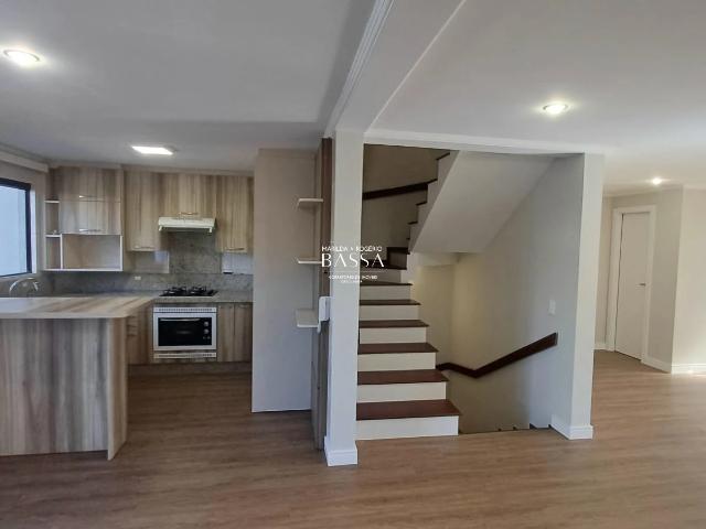 Casa / Sobrado para Venda em São José dos Pinhais/PR Aristocrata 4 Quartos