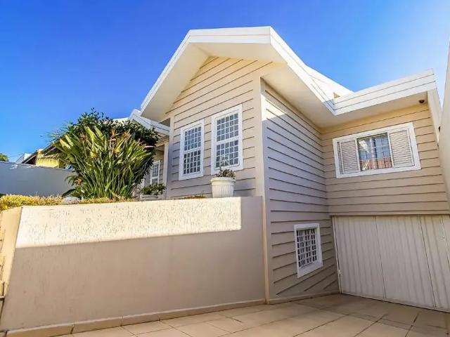 Casa / Sobrado para Venda em São José dos Pinhais/PR Aristocrata 5 Quartos