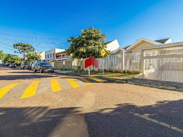 Casa / Sobrado para Venda em São José dos Pinhais/PR Aristocrata 5 Quartos