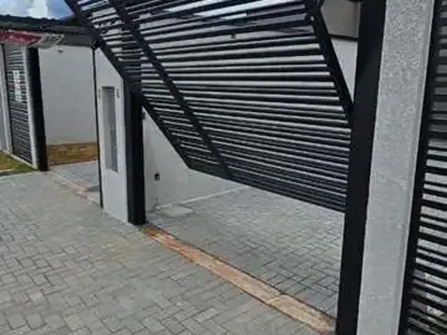 Casa / Sobrado para Venda em São José dos Pinhais/PR Barro Preto 3 Quartos