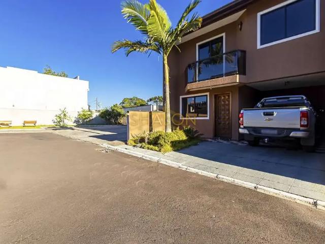 Casa / Sobrado para Venda em São José dos Pinhais/PR Bom Jesus 3 Quartos