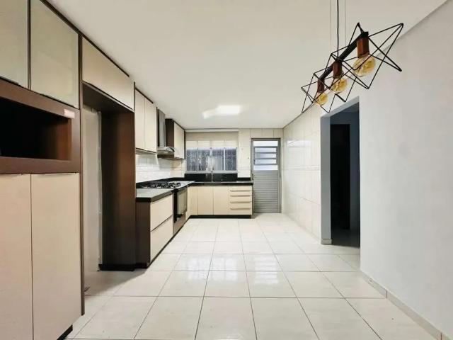 Casa / Sobrado para Venda em São José dos Pinhais/PR Bom Jesus 3 Quartos