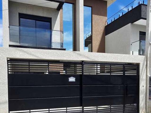 Casa / Sobrado para Venda em São José dos Pinhais/PR Bom Jesus 3 Quartos