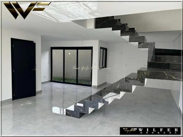 Casa / Sobrado para Venda em São José dos Pinhais/PR Centro 3 Quartos