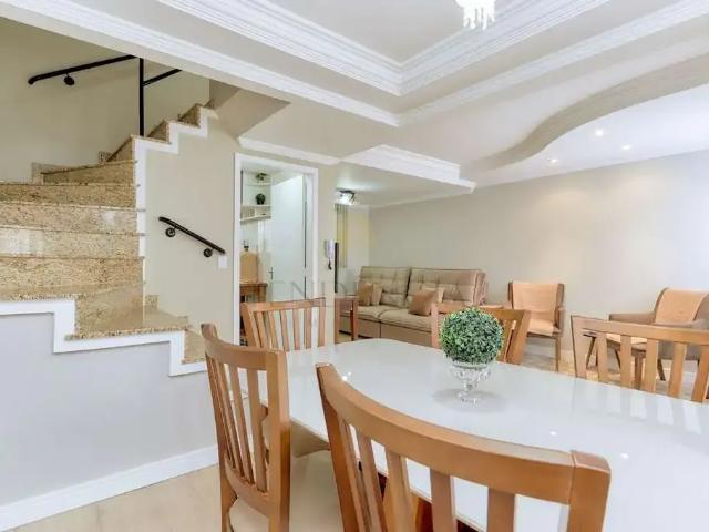 Casa / Sobrado para Venda em São José dos Pinhais/PR Centro 3 Quartos