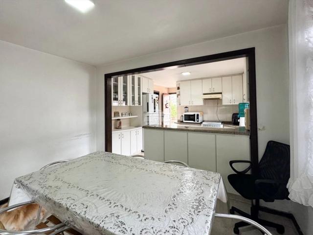 Casa / Sobrado para Venda em São José dos Pinhais/PR Cidade Jardim 3 Quartos
