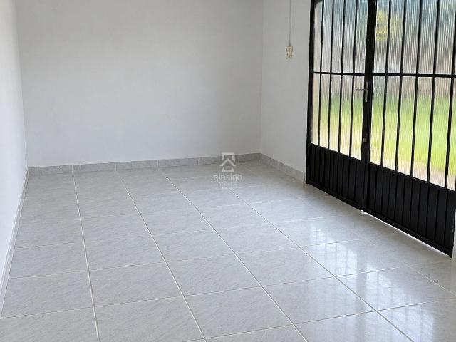 Casa / Sobrado para Venda em São José dos Pinhais/PR Pedro Moro 3 Quartos