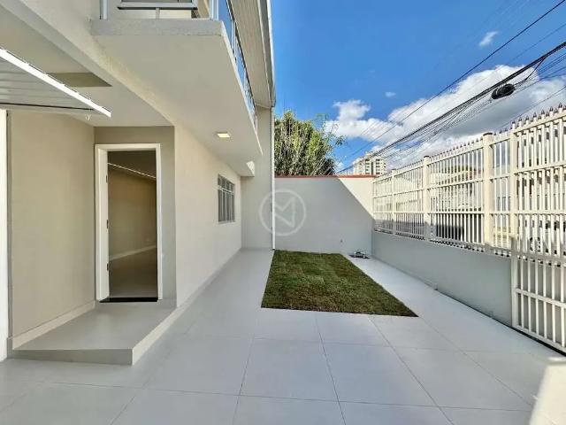 Casa / Sobrado para Venda em São José dos Pinhais/PR Silveira da Motta 5 Quartos