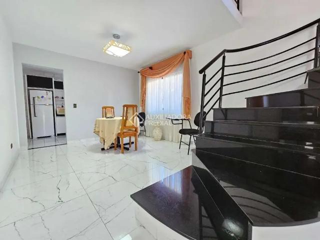 Casa / Sobrado para Venda em São José dos Pinhais/PR Silveira da Motta 6 Quartos