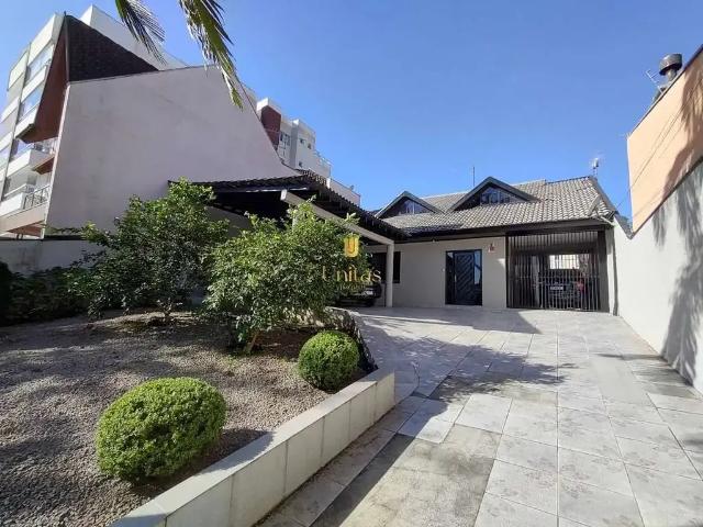 Casa / Sobrado para Venda em São José dos Pinhais/PR Silveira da Motta 6 Quartos