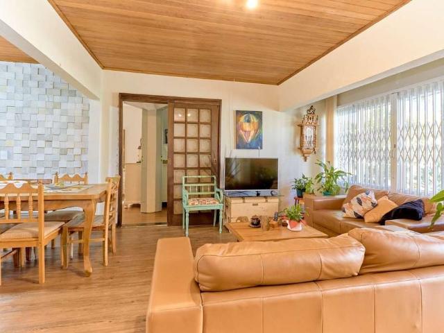Casa / Sobrado para Venda em São José dos Pinhais/PR Três Marias 2 Quartos