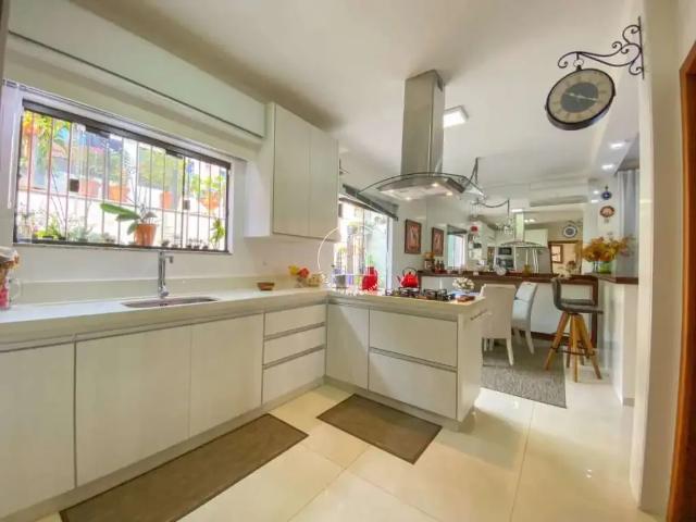 Casa / Sobrado para Venda em São José/SC Areias 3 Quartos
