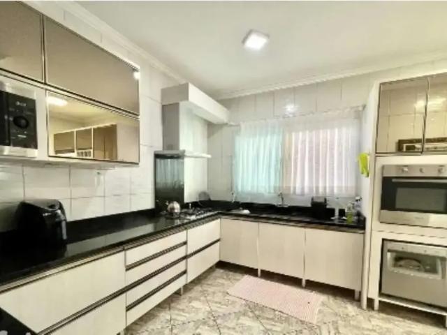 Casa / Sobrado para Venda em São José/SC Barreiros 4 Quartos