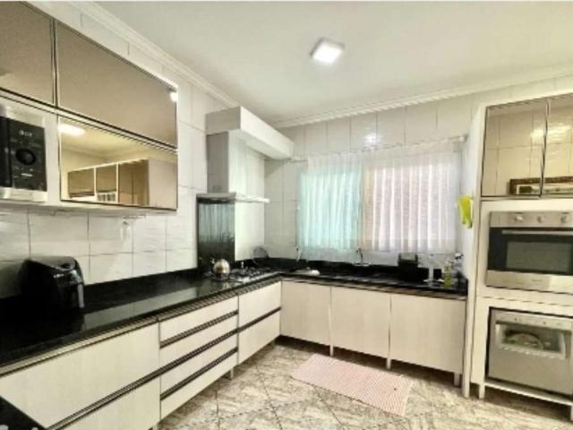 Casa / Sobrado para Venda em São José/SC Barreiros 4 Quartos