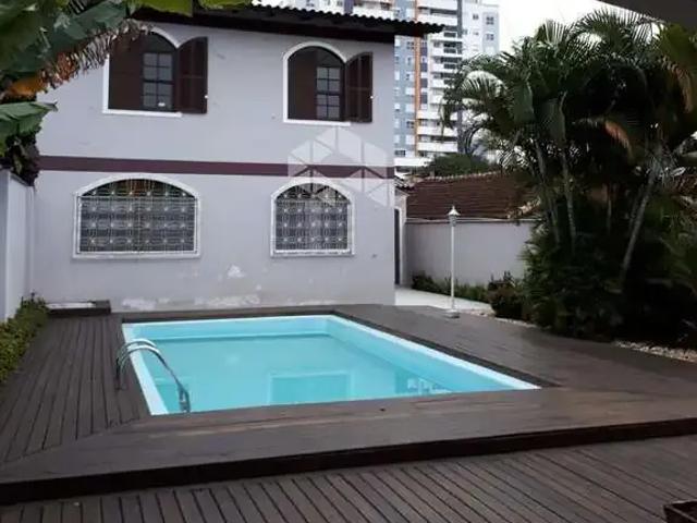 Casa / Sobrado para Venda em São José/SC Barreiros 4 Quartos
